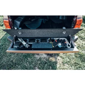  Huracan Fabrication Hilux Vigo Tailgate Storage - Lid Protector