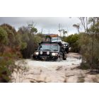 LightFORCE HTX2 hibrid kiegészítő fényszórók 12V, kábelköteggel és fekete takarókkal – párban